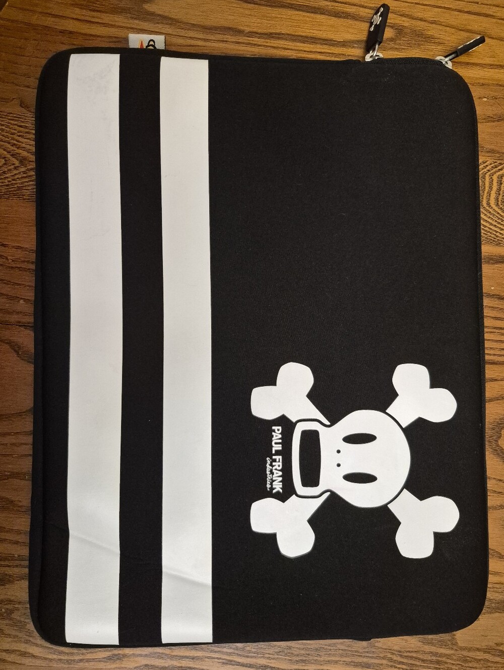 VTG 2009 Paul Frank Skurvy Skull 13" Laptop Sleeve Case Black White Stripe